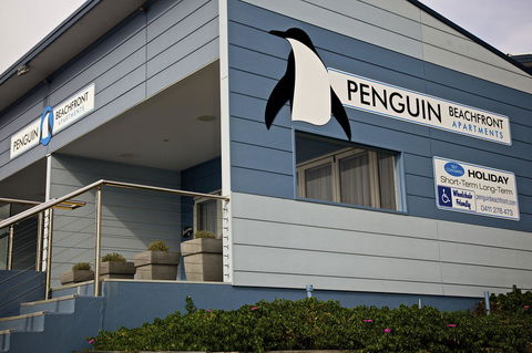 Penguin Beachfront Apartments - Tourism Gold Coast 14