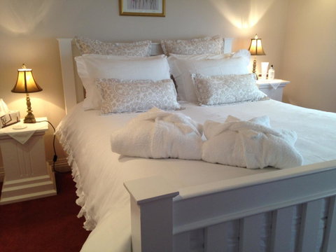 Ellie\'s Cottages - Tourism Gold Coast 0