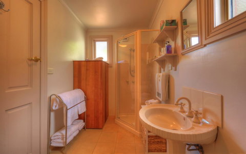 Ellie\'s Cottages - Tourism Gold Coast 17