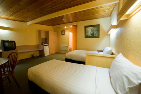 Strahan Village - Tourism Gold Coast 41