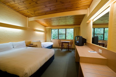 Strahan Village - Tourism Gold Coast 38