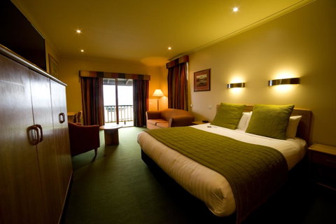 Strahan Village - Tourism Gold Coast 22