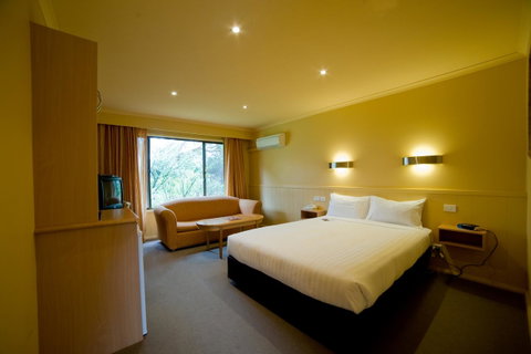 Strahan Village - Tourism Gold Coast 40