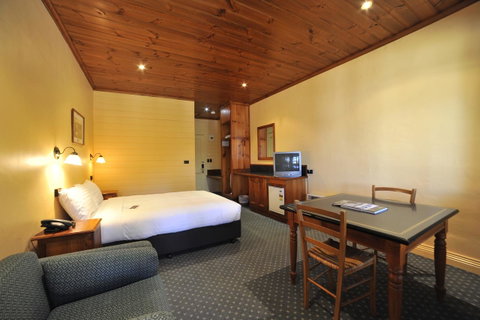 Strahan Village - Tourism Gold Coast 35