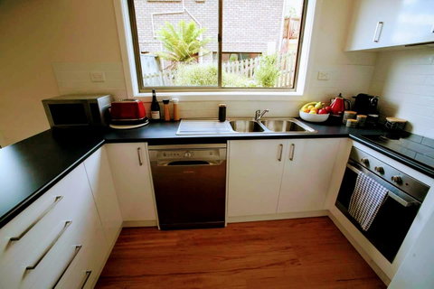 The View 2 Bed Unit With Stunning Hobart Outlook - Tourism Gold Coast 9