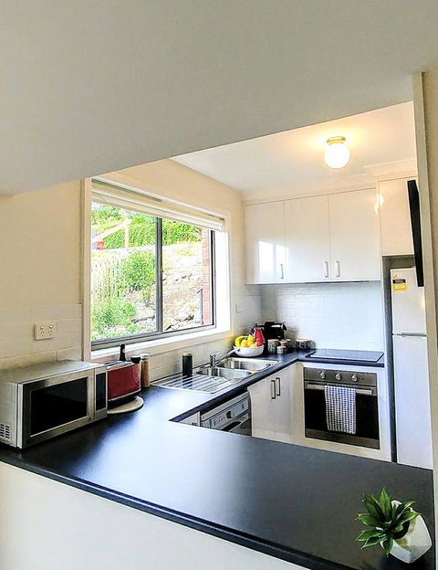 The View 2 Bed Unit With Stunning Hobart Outlook - Tourism Gold Coast 10