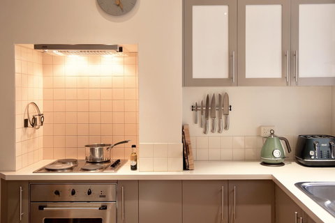 Lotus Gogh Apartment - Tourism Gold Coast 9