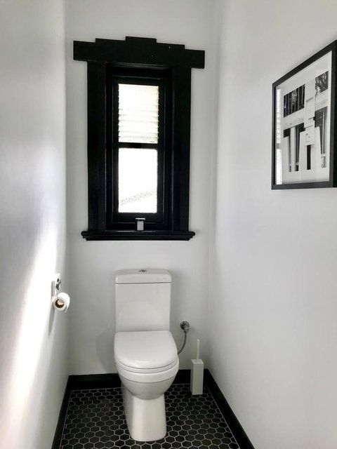 Devine Stays - Rupert #1 NOHO Art Apartment - Tourism Gold Coast 13