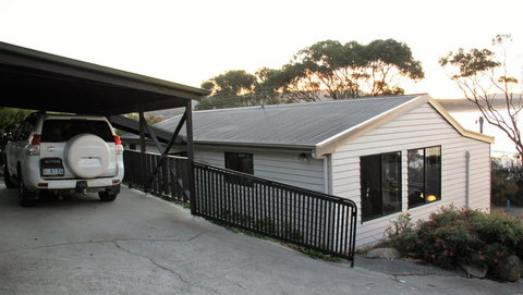 KINGFISHER COTTAGE Beachfront At The Binalong Bay - Tourism Gold Coast 21