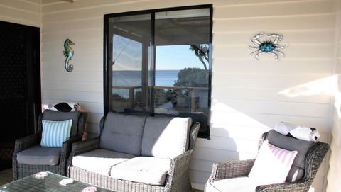 KINGFISHER COTTAGE Beachfront At The Binalong Bay - Tourism Gold Coast 7