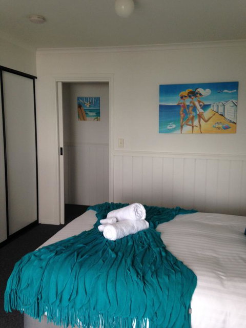 KINGFISHER COTTAGE Beachfront At The Binalong Bay - Tourism Gold Coast 25