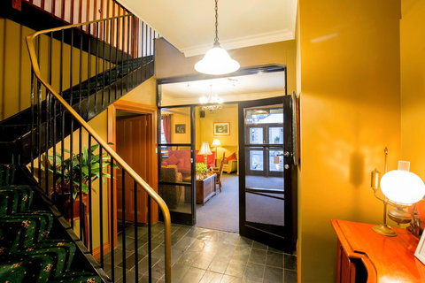 The Tasmanian Inn - Tourism Gold Coast 34
