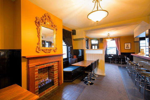 The Tasmanian Inn - Tourism Gold Coast 36
