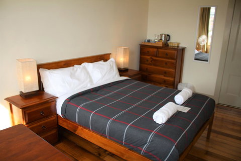 The Tasmanian Inn - Tourism Gold Coast 17
