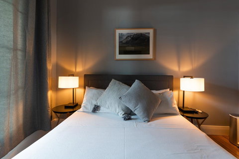 The Tasmanian Inn - Tourism Gold Coast 3