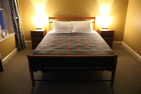 The Tasmanian Inn - Tourism Gold Coast 9
