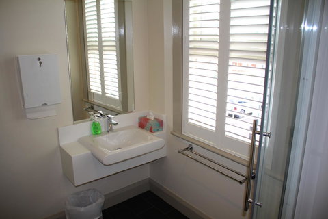 The Tasmanian Inn - Tourism Gold Coast 32