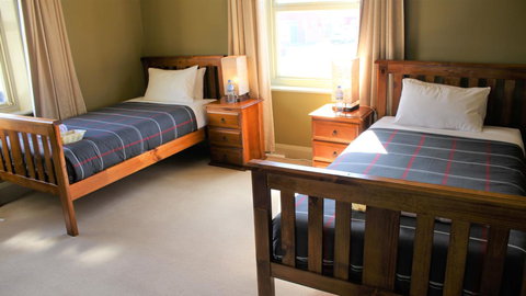 The Tasmanian Inn - Tourism Gold Coast 15