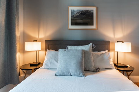 The Tasmanian Inn - Tourism Gold Coast 2