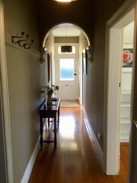 Sandy Bay Cottage - Tourism Gold Coast 6