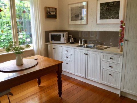 Sandy Bay Cottage - Tourism Gold Coast 0