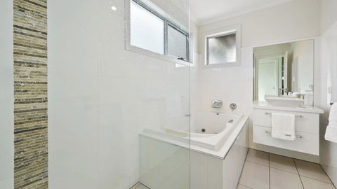 Seas The Day - Seaside Getaway - Tourism Gold Coast 3
