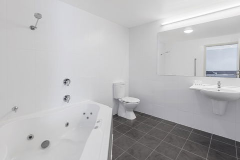Travelodge Hotel Hobart Airport - Tourism Gold Coast 11