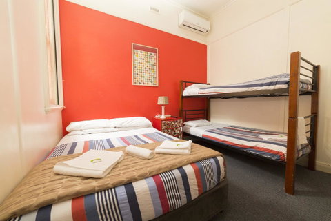 The Brunswick Hotel - Tourism Gold Coast 20