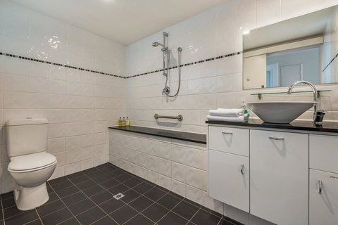 Moonrise View Apartment - Tourism Gold Coast 3