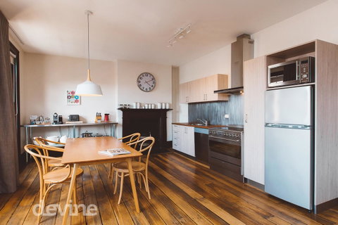 Devine Stays - Westside Apartment On Elizabeth - Tourism Gold Coast 0