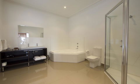 Ikon Hotel - Tourism Gold Coast 2