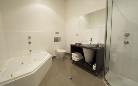 Ikon Hotel - Tourism Gold Coast 9