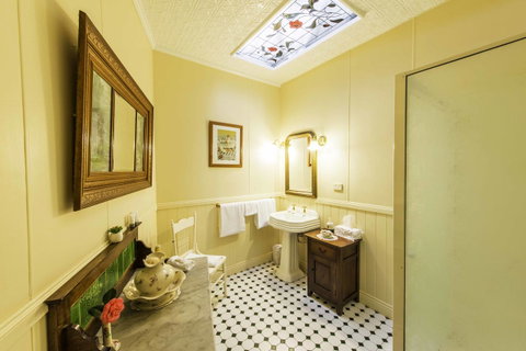 Touchwood Cottages - Tourism Gold Coast 35