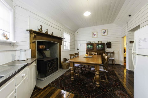 Touchwood Cottages - Tourism Gold Coast 43