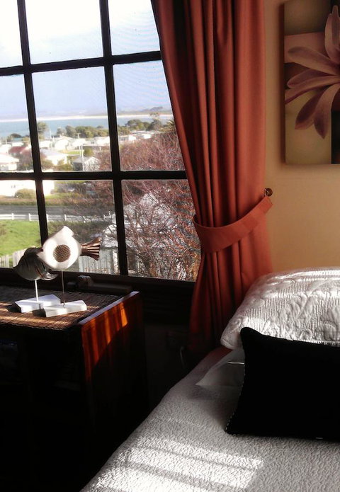 Touchwood Cottages - Tourism Gold Coast 24