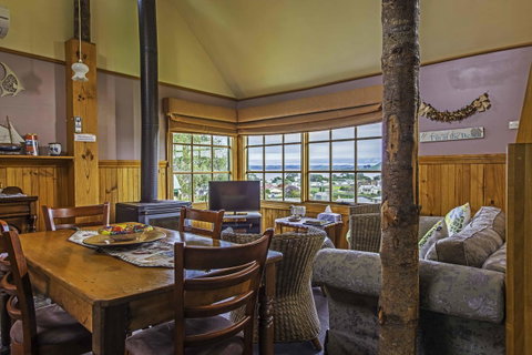 Touchwood Cottages - Tourism Gold Coast 32