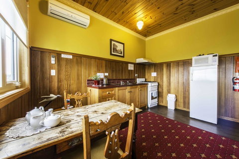 Touchwood Cottages - Tourism Gold Coast 39