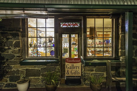 Touchwood Cottages - Tourism Gold Coast 1
