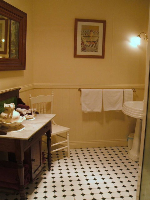 Touchwood Cottages - Tourism Gold Coast 21