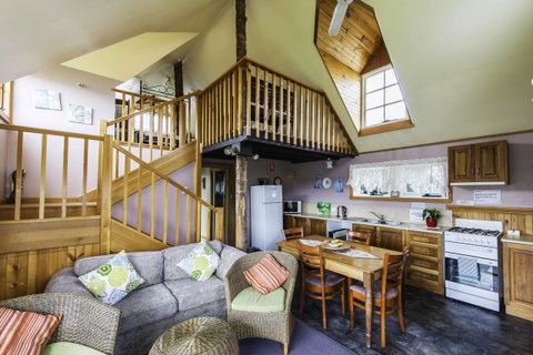 Touchwood Cottages - Tourism Gold Coast 29