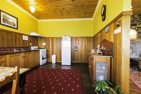 Touchwood Cottages - Tourism Gold Coast 40