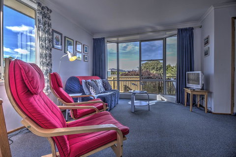 Ar Lan Y Mor - Tourism Gold Coast 0