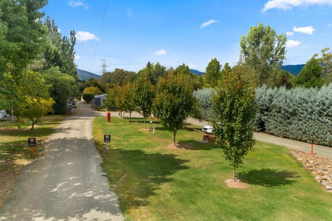 Bright Riverside Holiday Park - Tourism Gold Coast 16