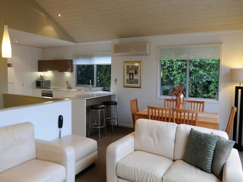 The Victoria Apartments - Tourism Gold Coast 32