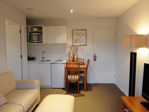 The Victoria Apartments - Tourism Gold Coast 17