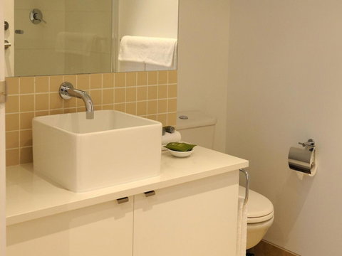 The Victoria Apartments - Tourism Gold Coast 16
