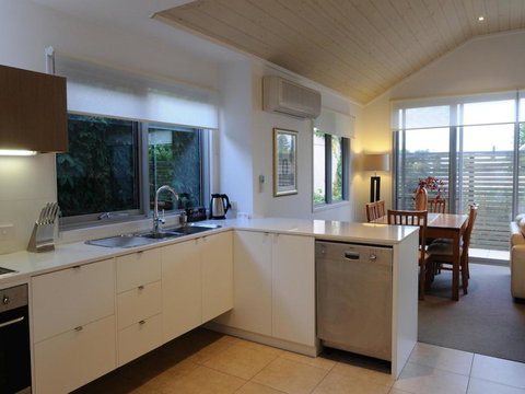 The Victoria Apartments - Tourism Gold Coast 33