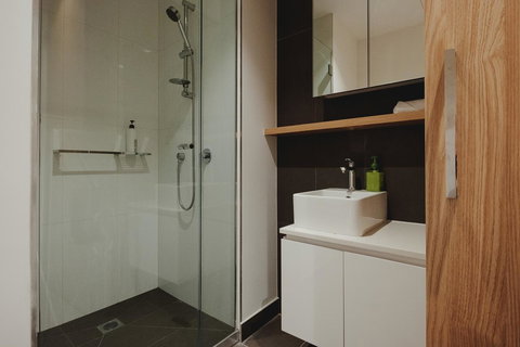 Mono Apartments On La Trobe Street - Gold Coast 4