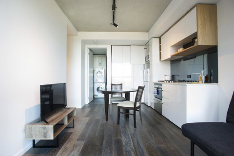 Mono Apartments On La Trobe Street - Gold Coast 11