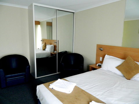 Ciloms Airport Lodge - Tourism Gold Coast 37